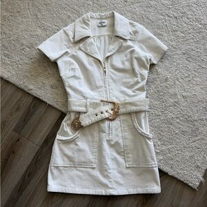 Show Me Your MuMu White Short-Sleeve Zip Mini Dress with Gold Buckle Belt